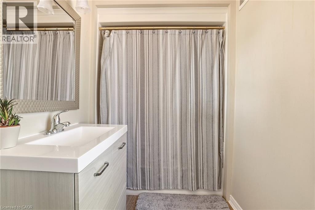 73 LEMON Street - Image 32