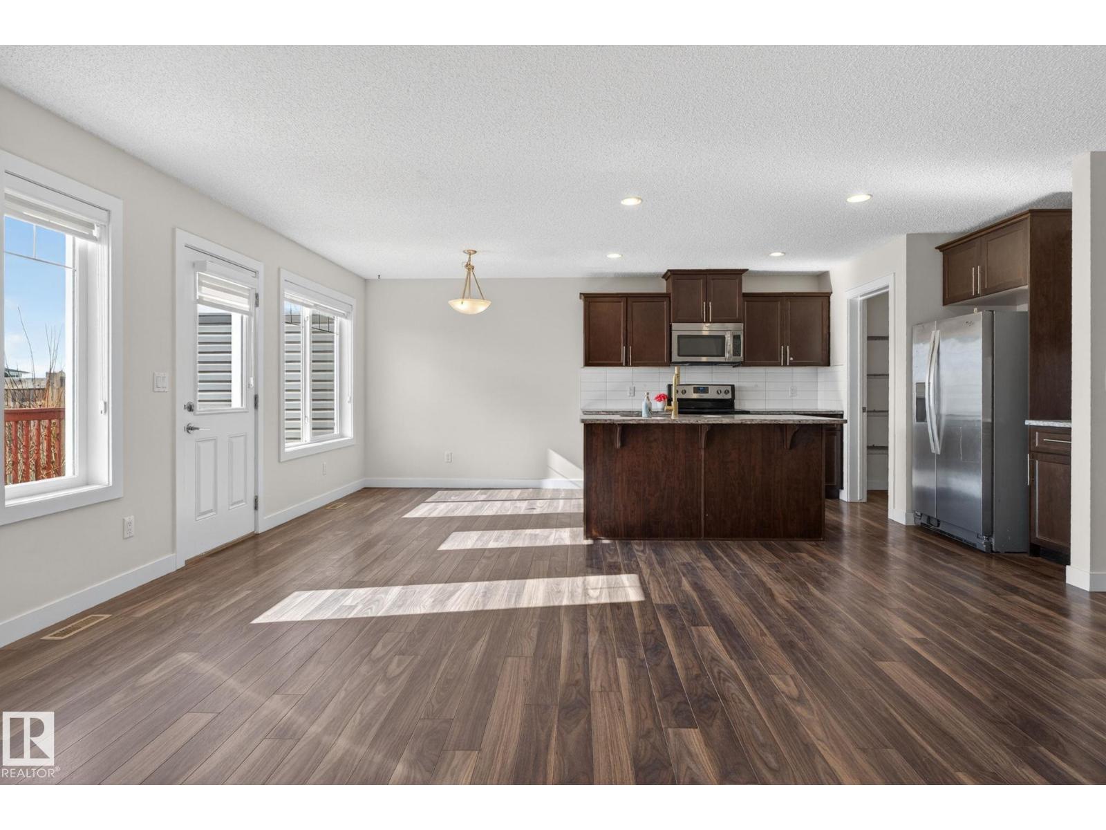 5306 67 street - 12