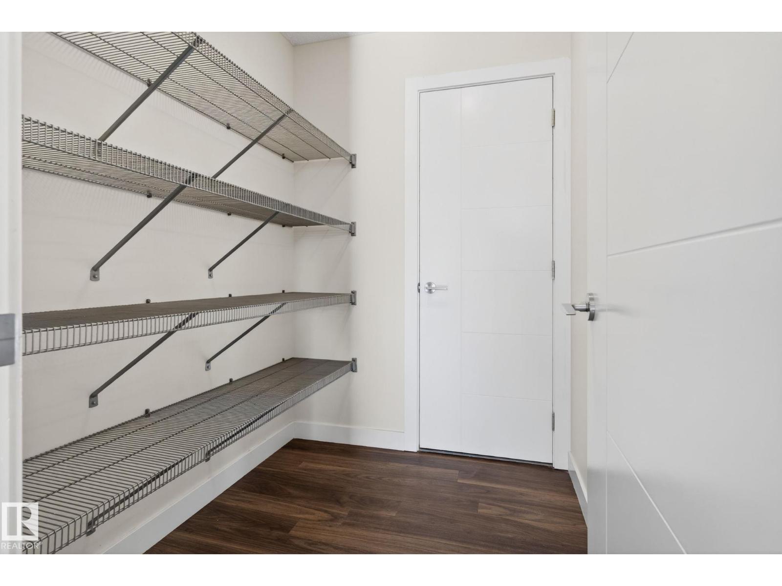5306 67 street - 16