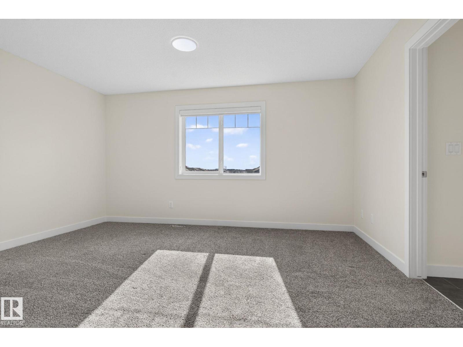 5306 67 street - 20
