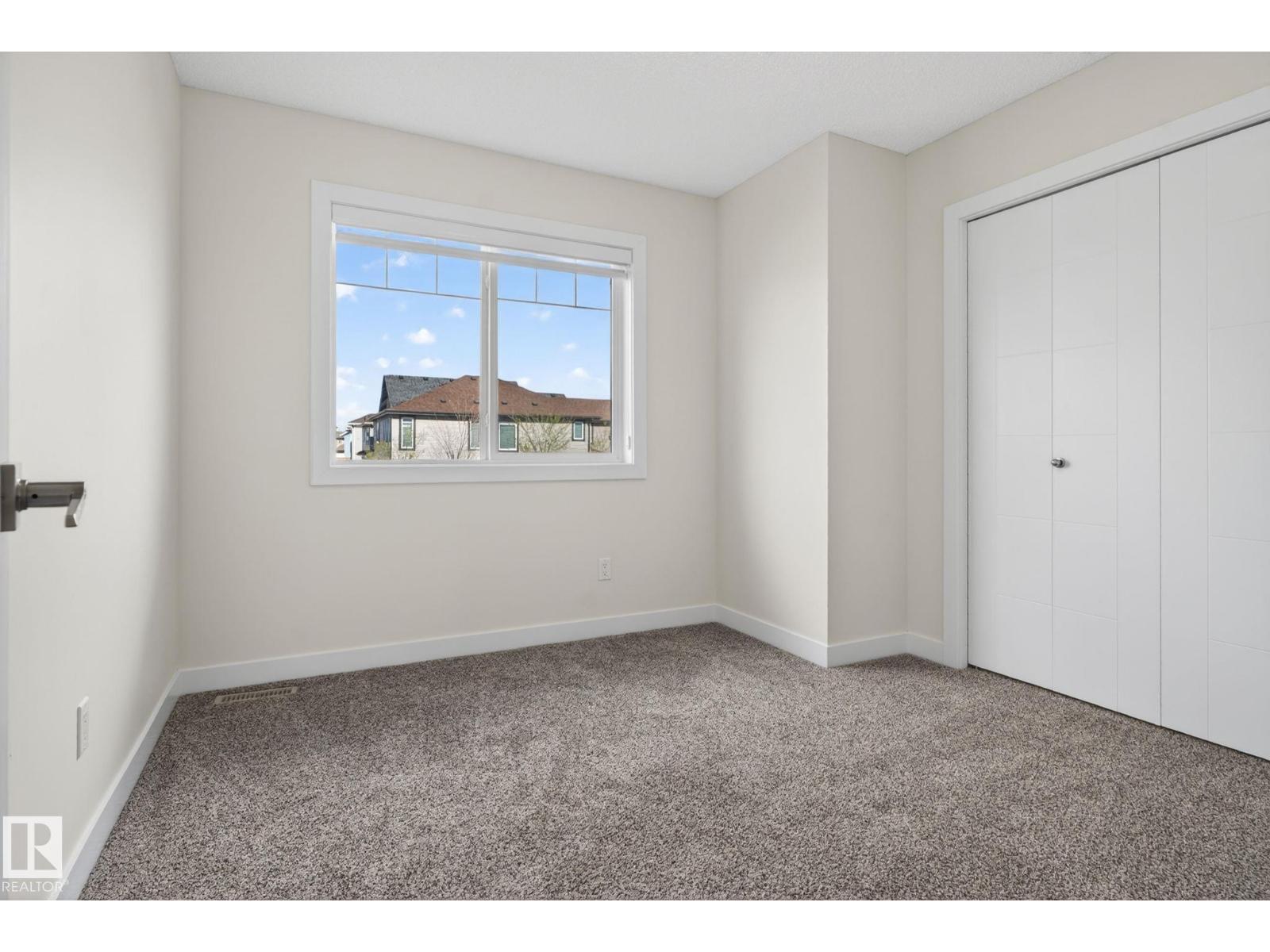 5306 67 street - 28