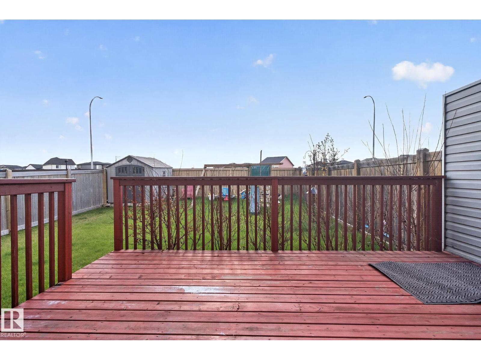 5306 67 street - 38
