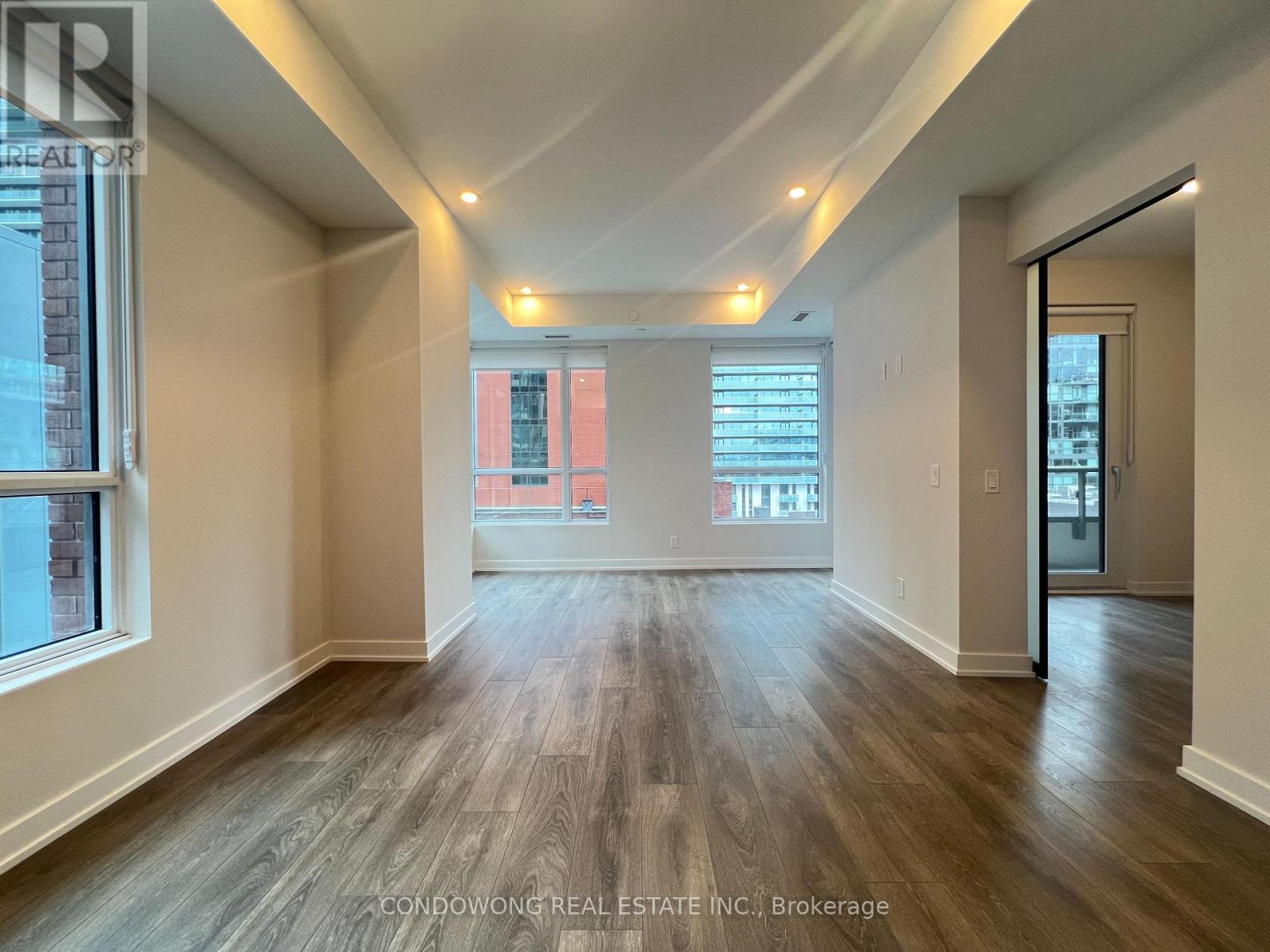 Very Spacious Dining Room