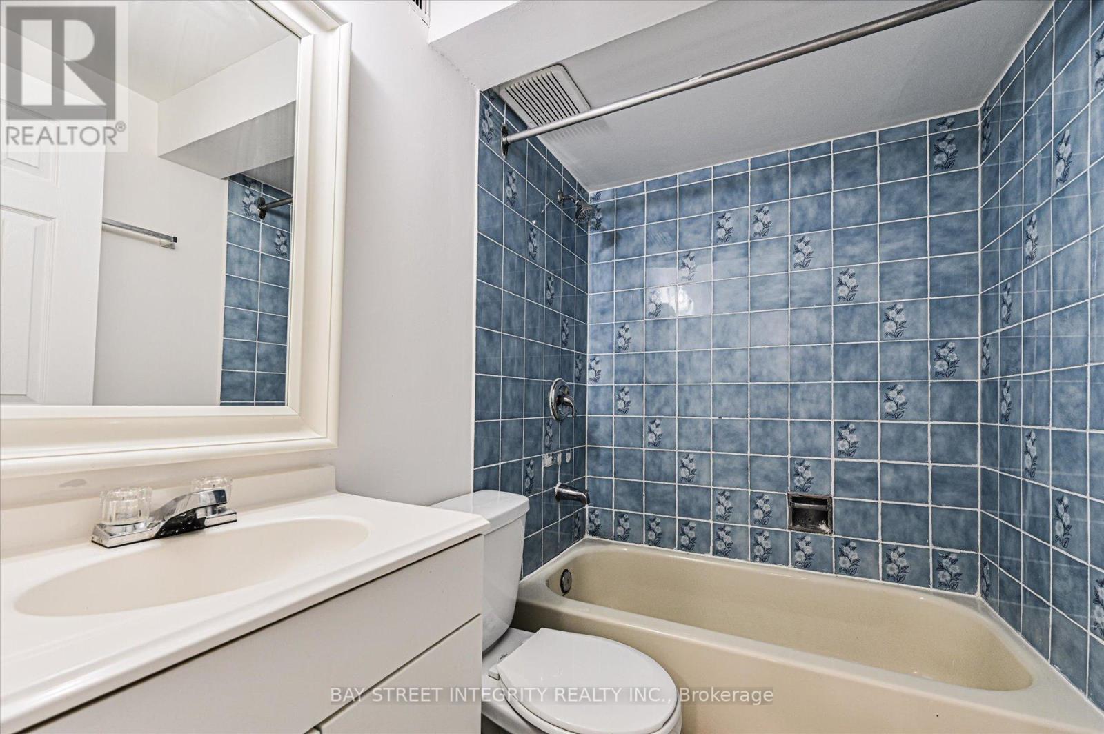 15 HUNTSMILL BOULEVARD - 25