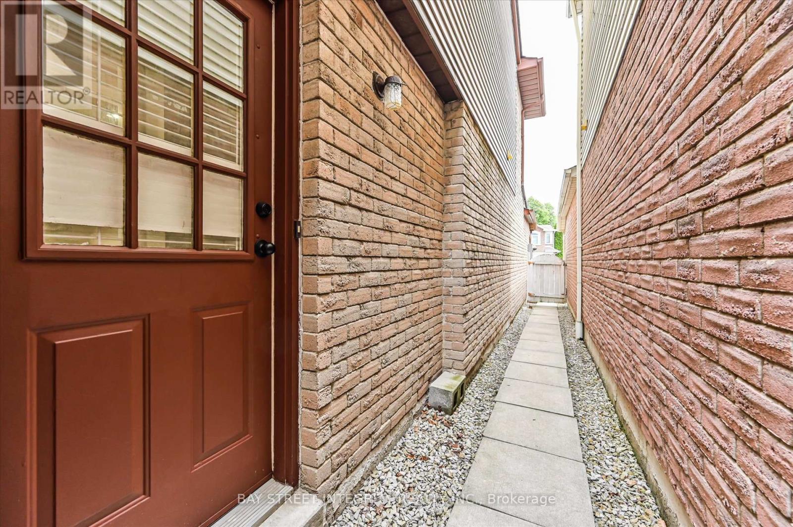 15 HUNTSMILL BOULEVARD - 27