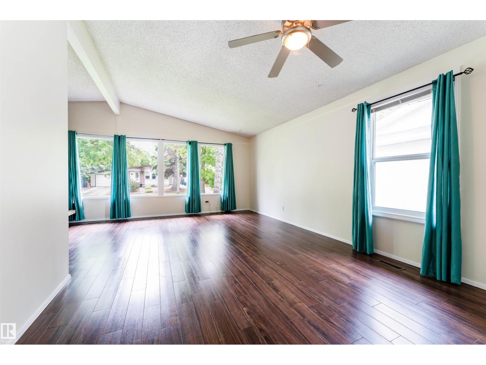 60 Fenwick CR — photo 10