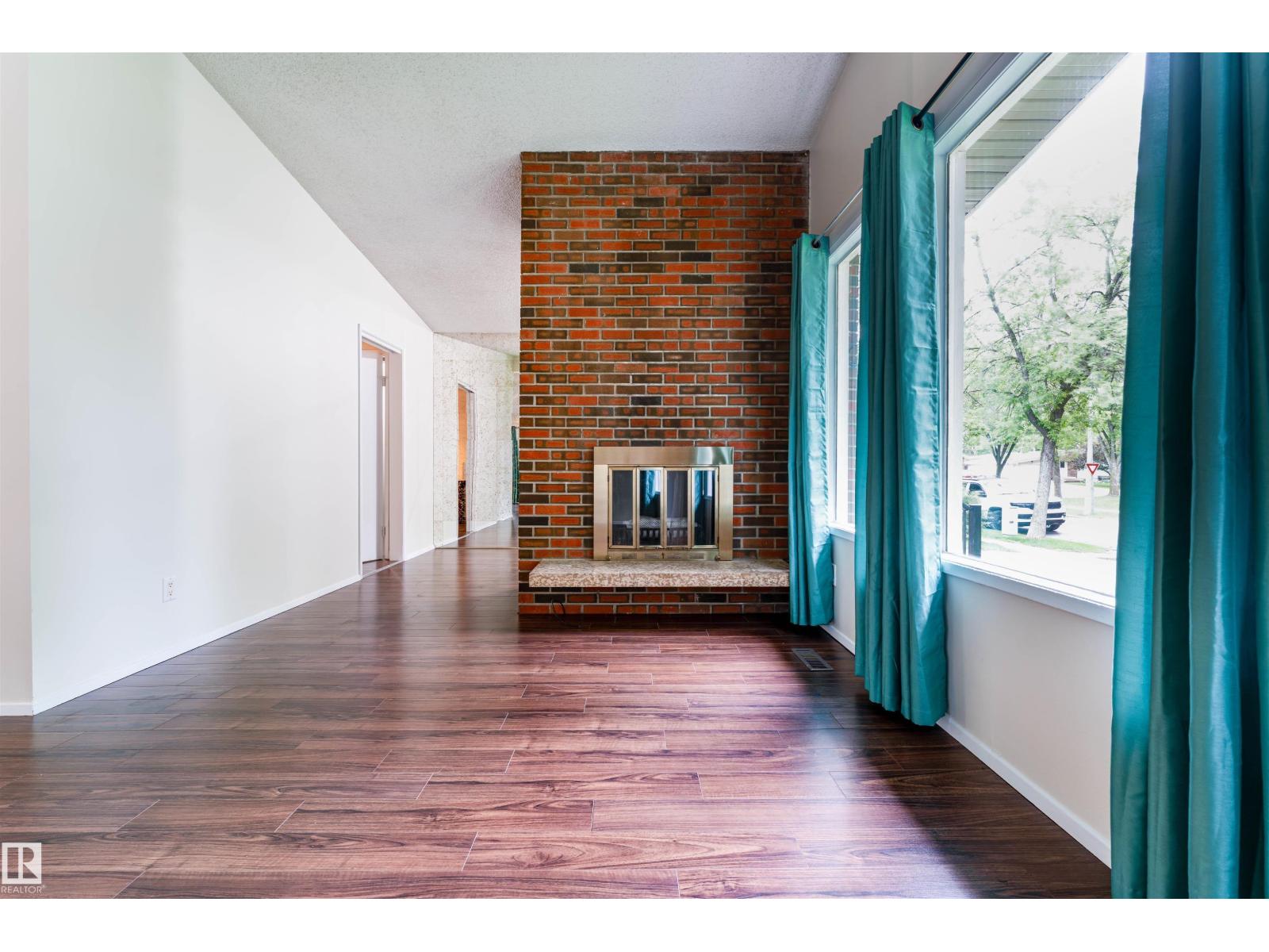 60 Fenwick CR — photo 13