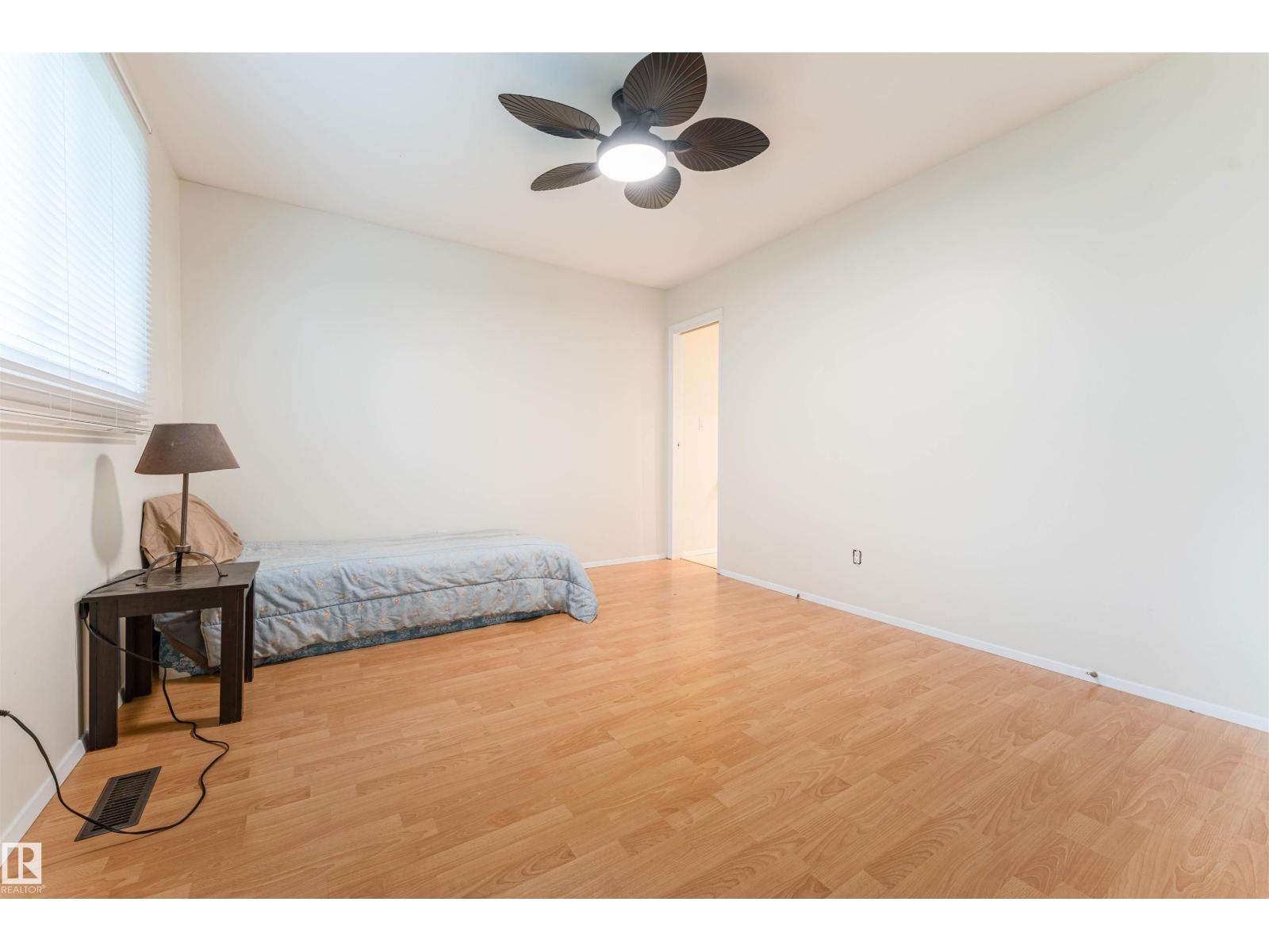 60 Fenwick CR — photo 17