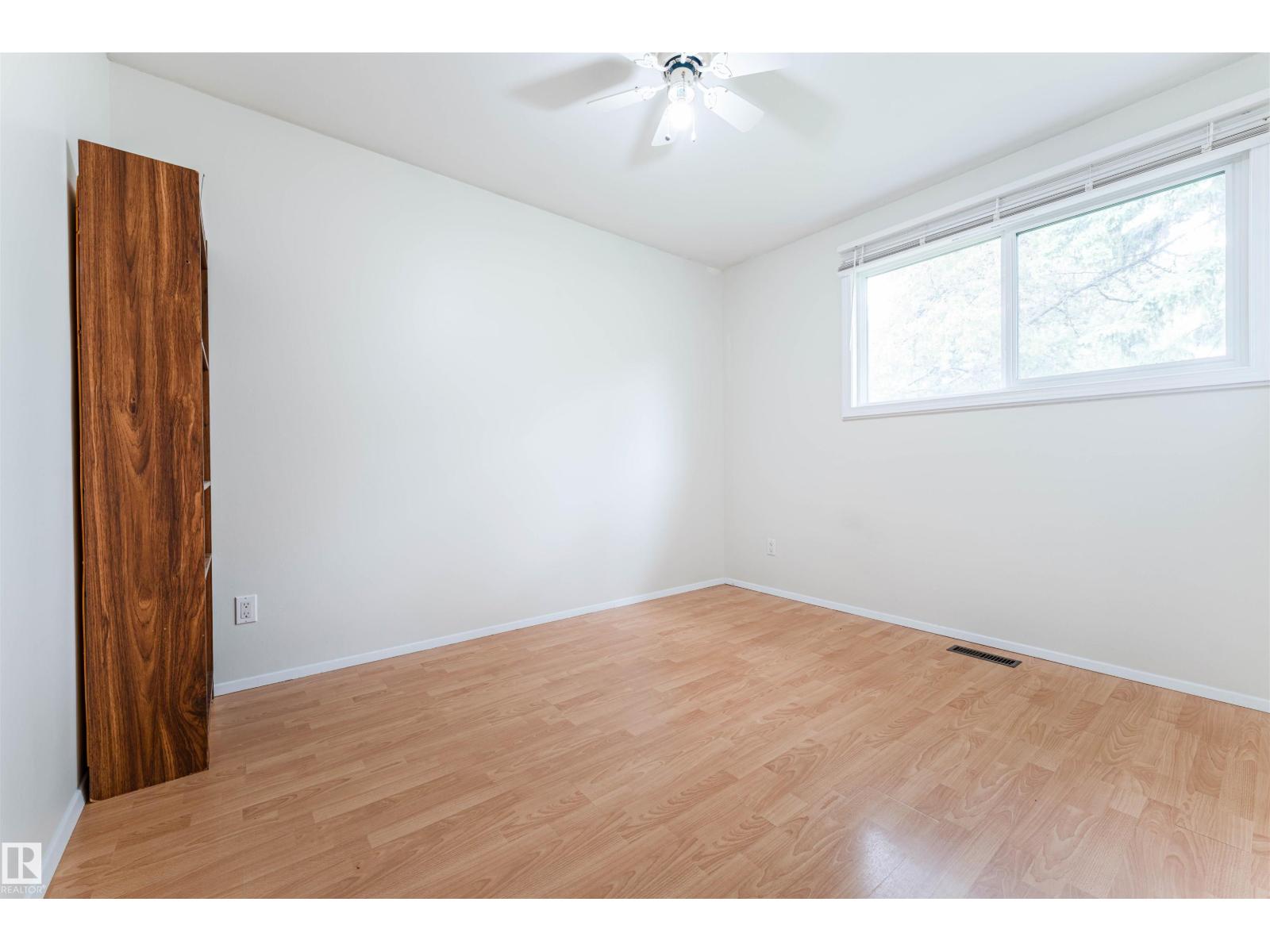 60 Fenwick CR — photo 19