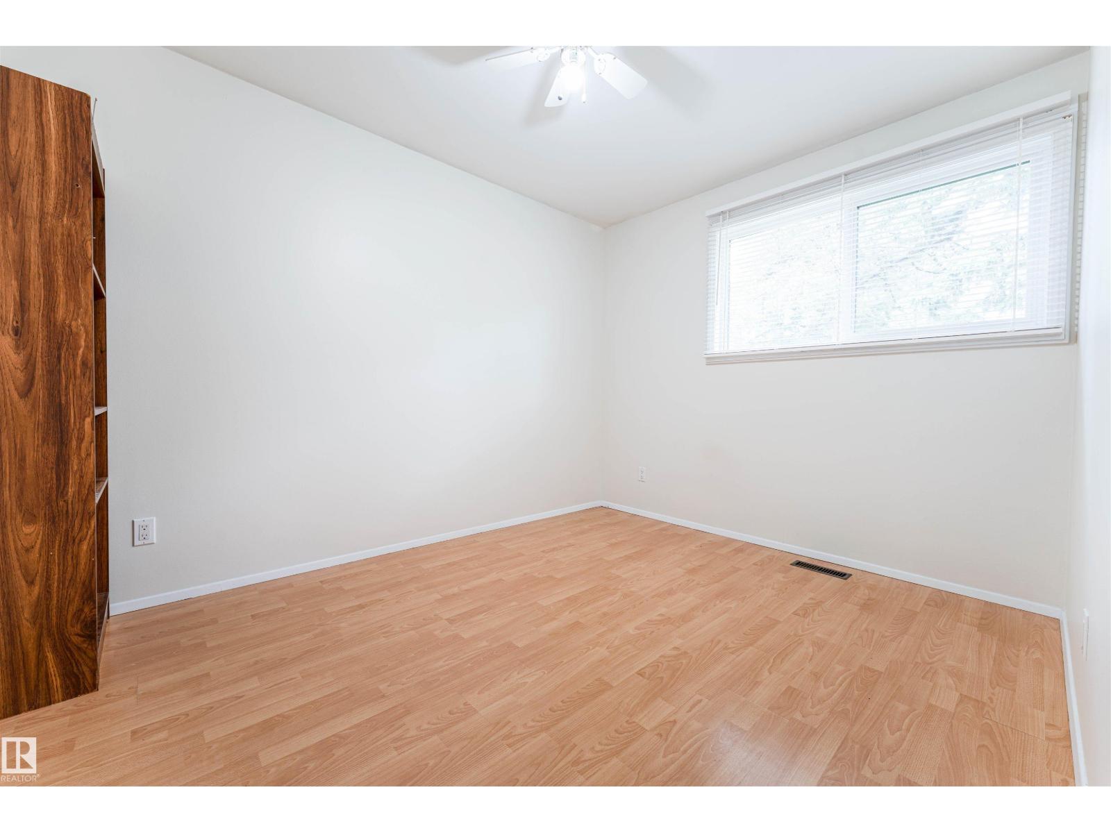 60 Fenwick CR — photo 20