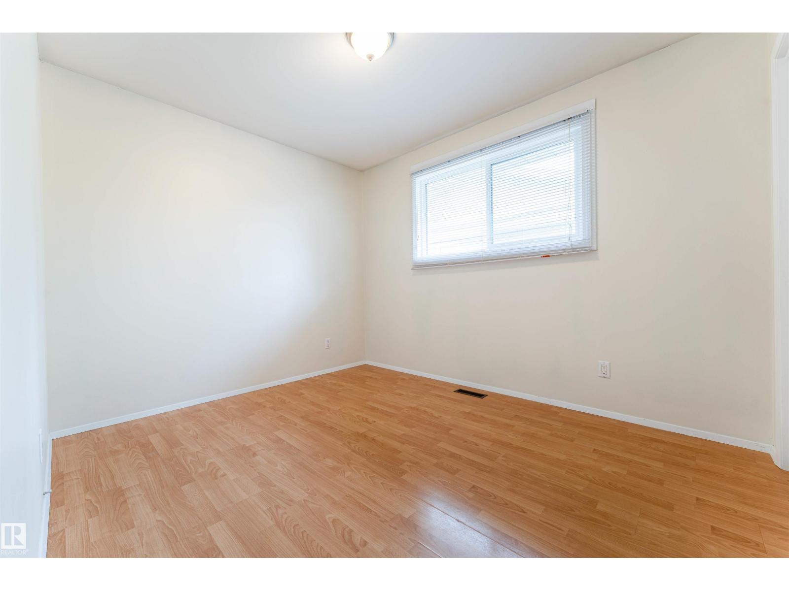 60 Fenwick CR — photo 22