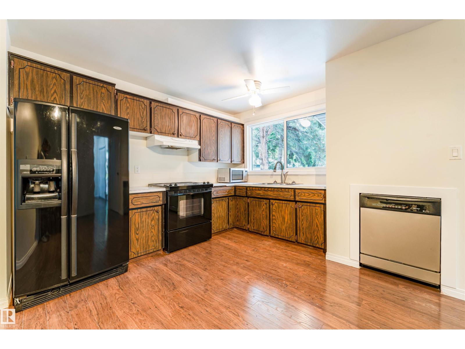 60 Fenwick CR - photo 3
