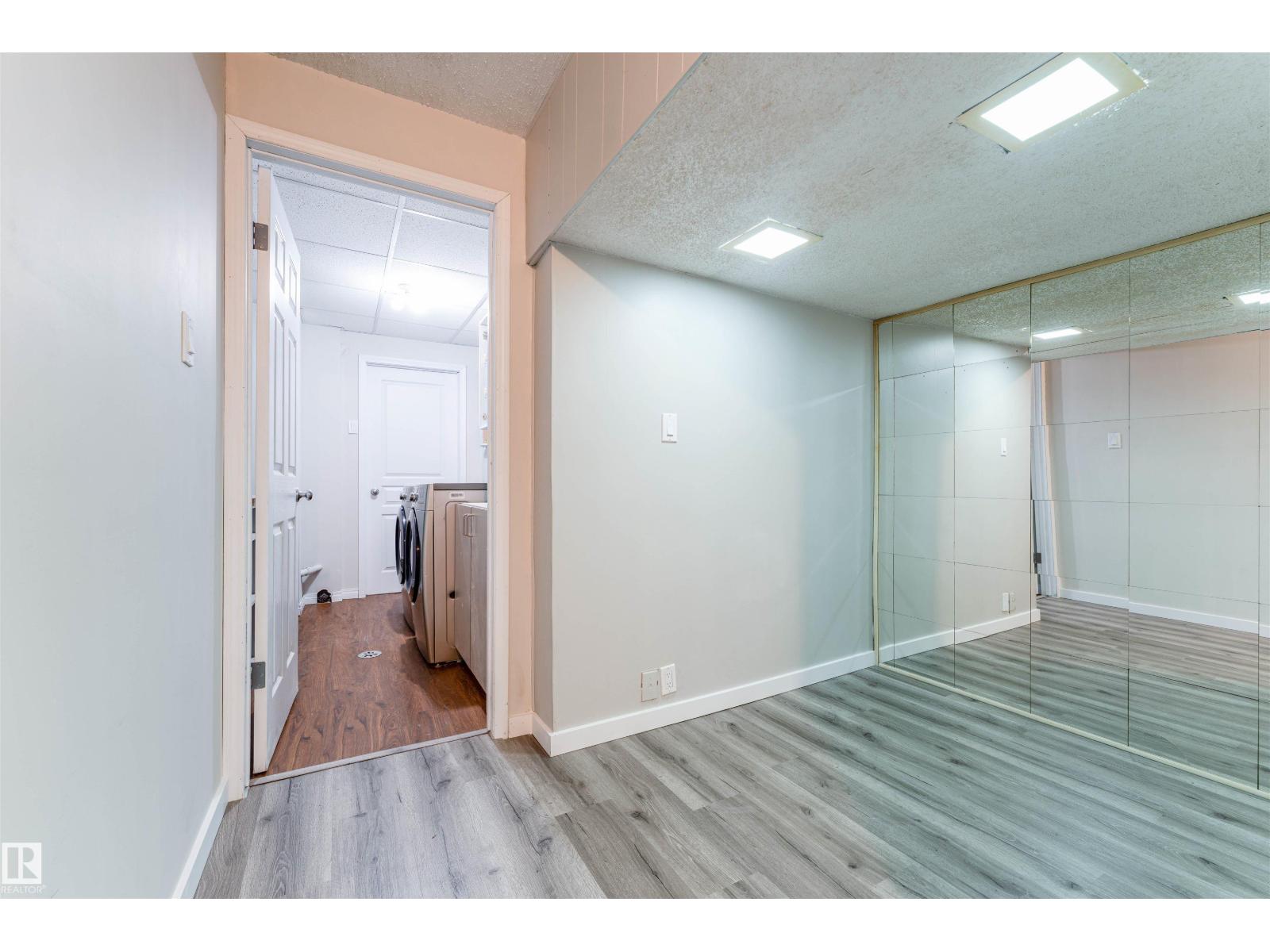 60 Fenwick CR — photo 36