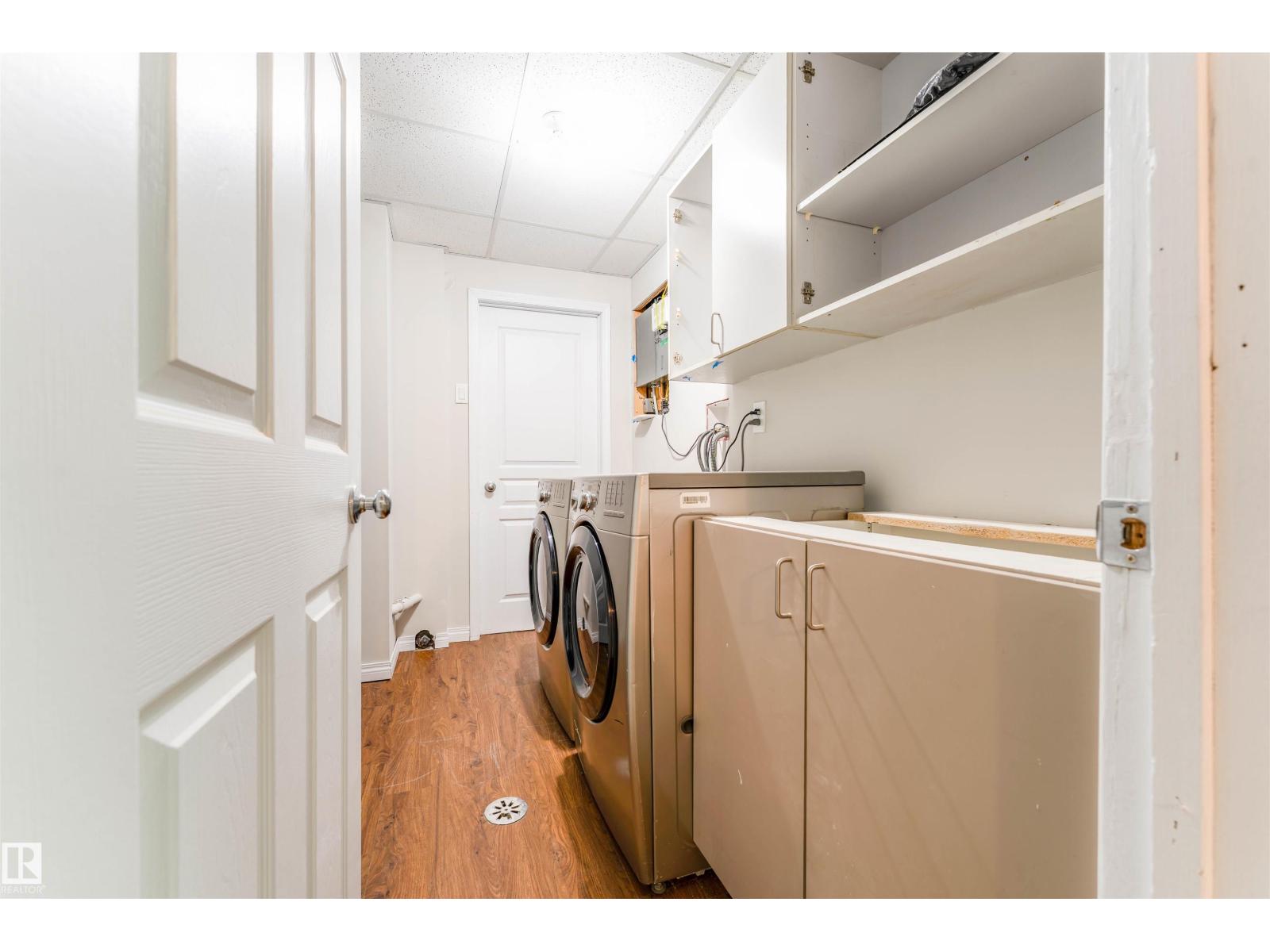 60 Fenwick CR — photo 37