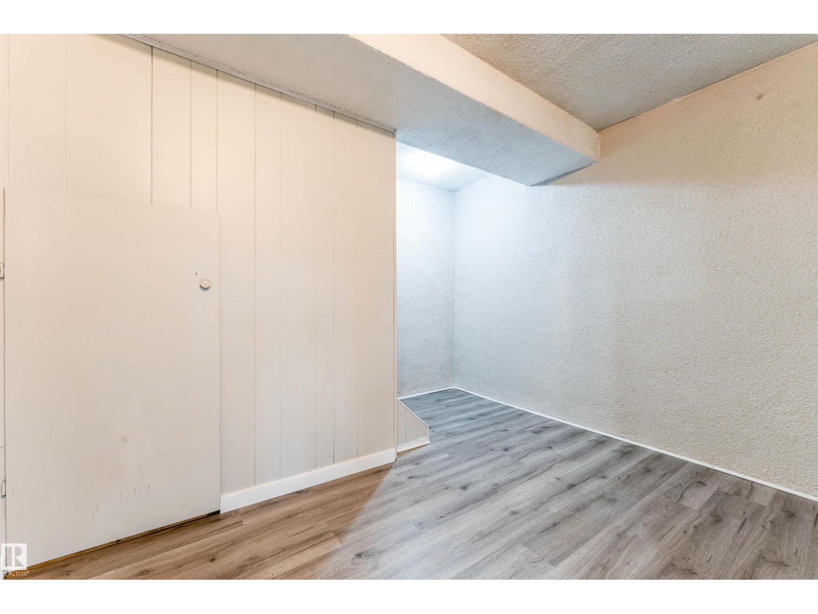 60 Fenwick CR — photo 39
