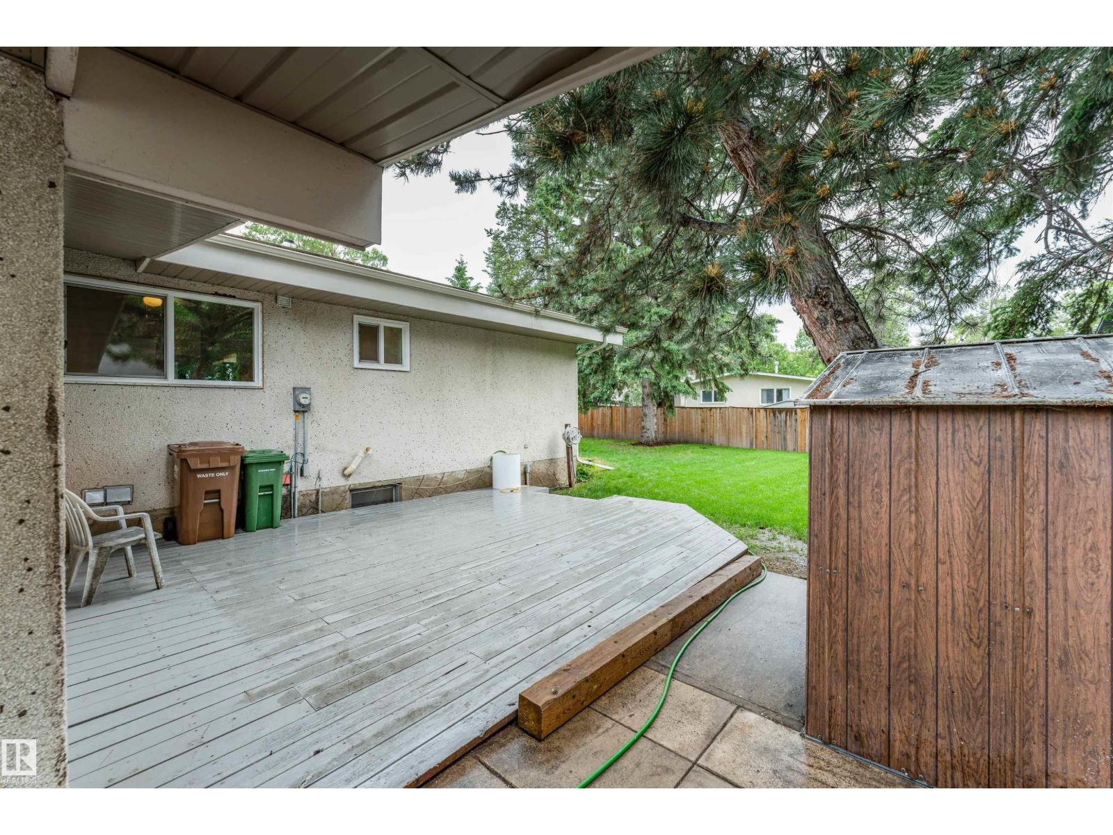 60 Fenwick CR — photo 44