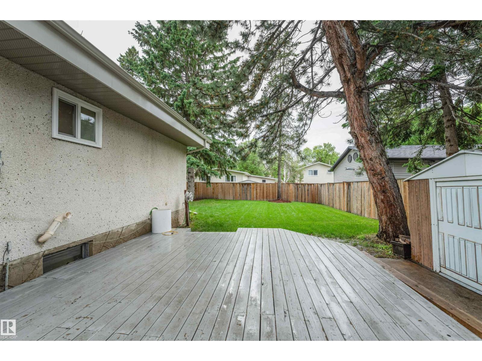 60 Fenwick CR — photo 45