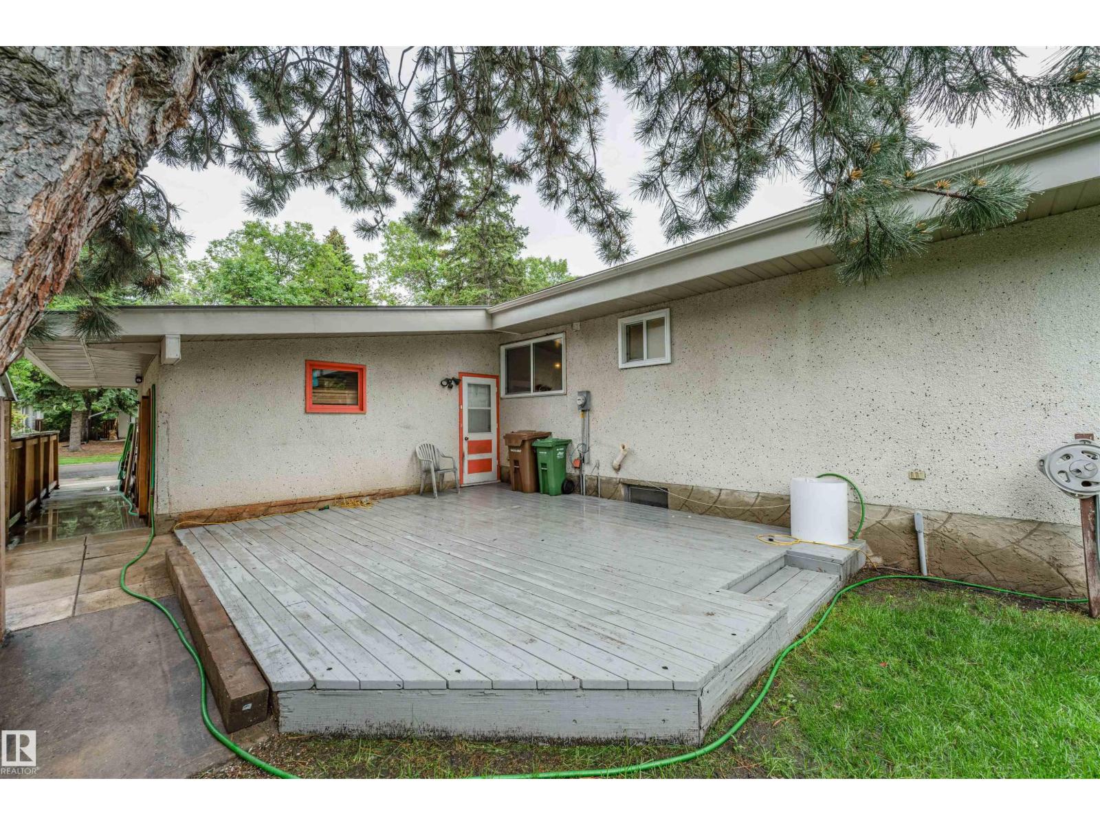 60 Fenwick CR — photo 46