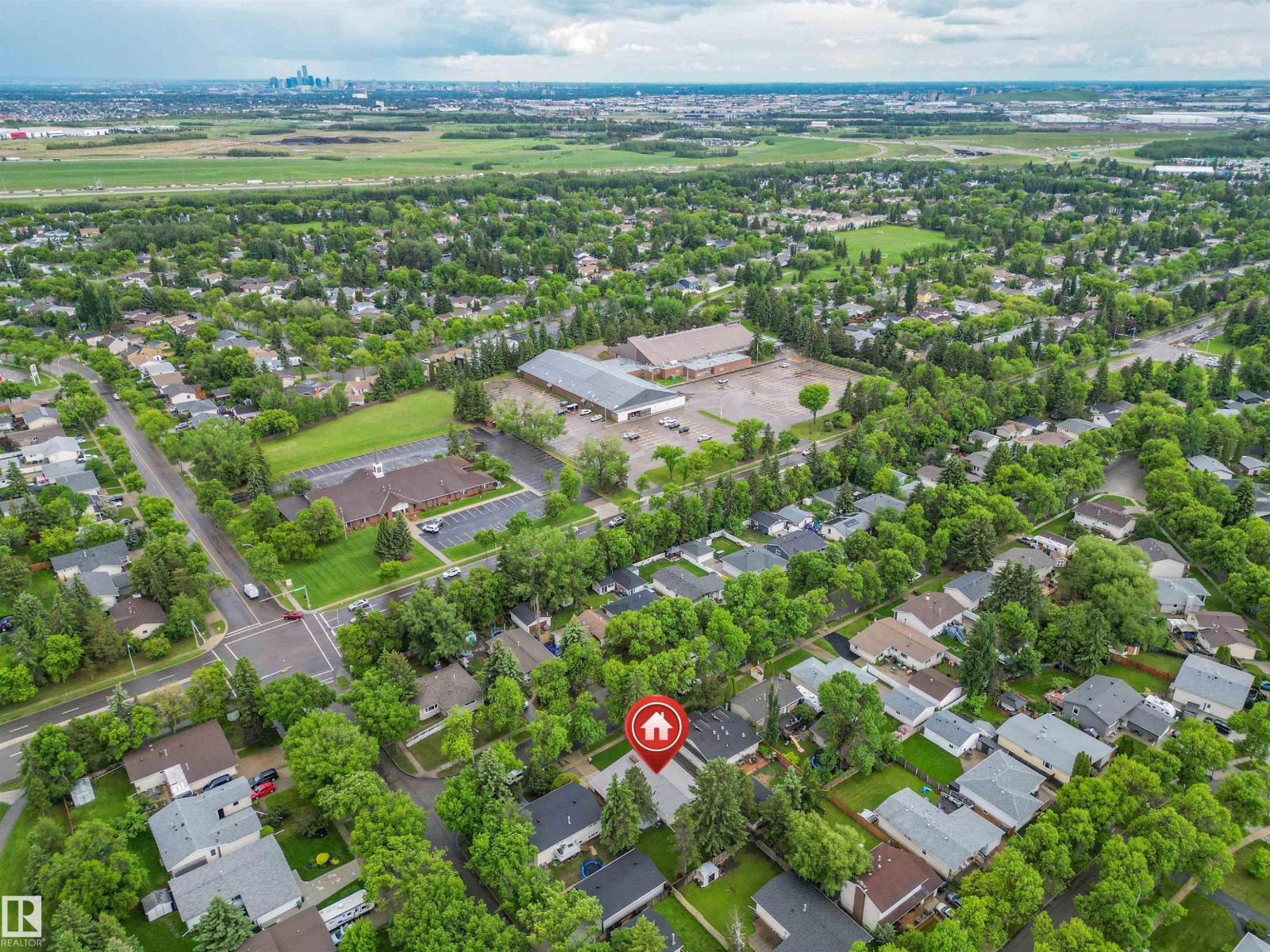 60 Fenwick CR — photo 55