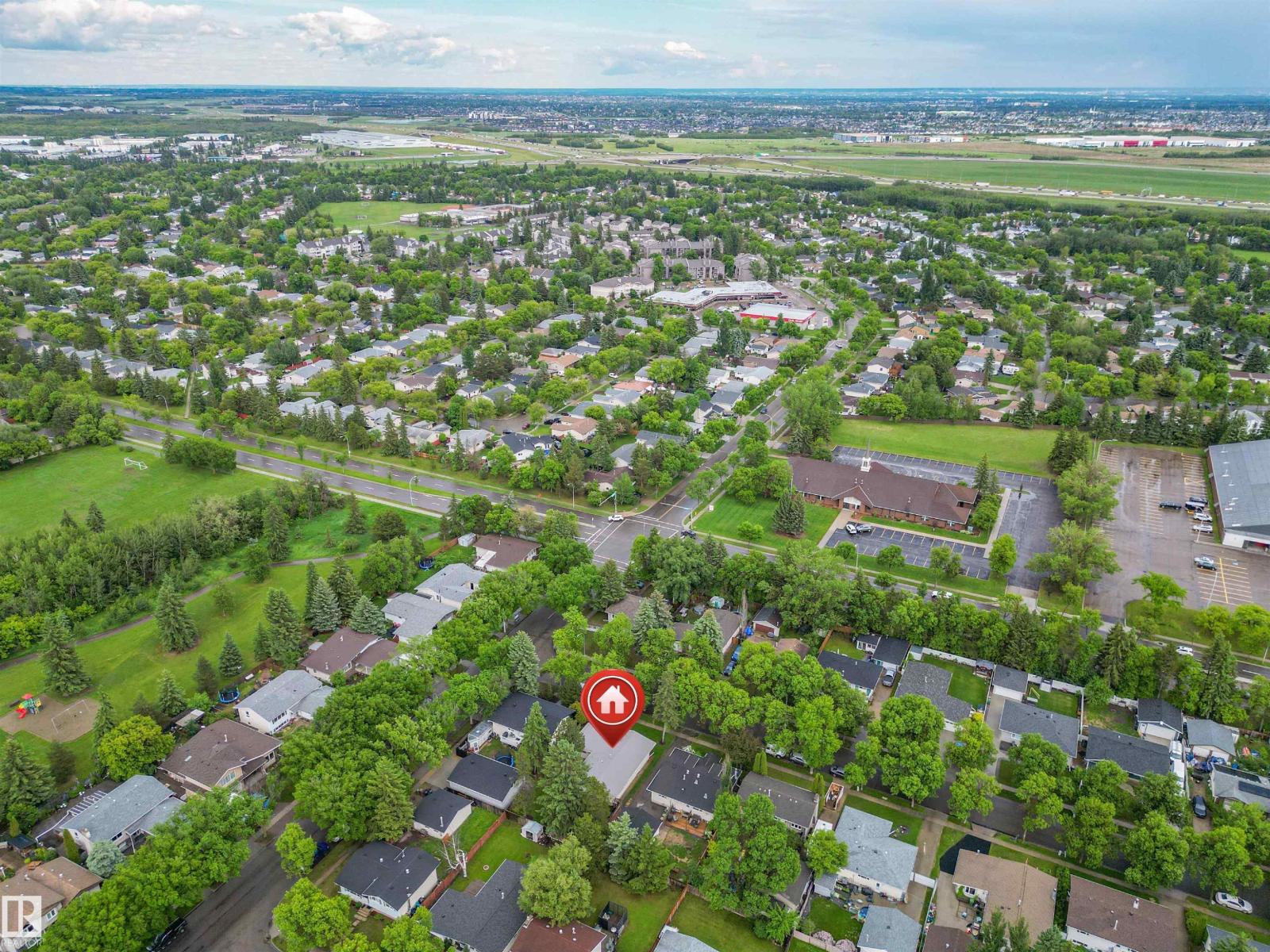 60 Fenwick CR — photo 57