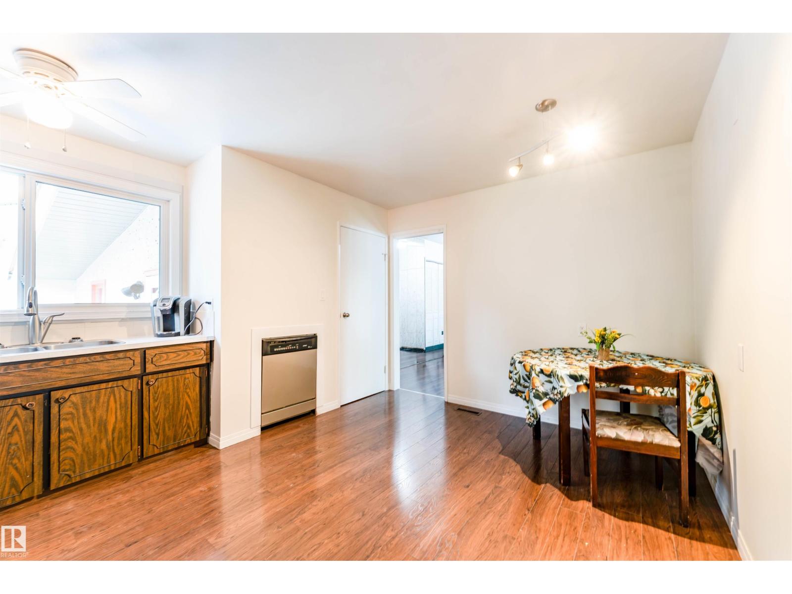 60 Fenwick CR — photo 8