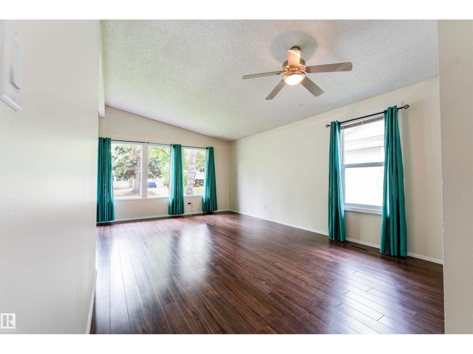 60 Fenwick CR — photo 9