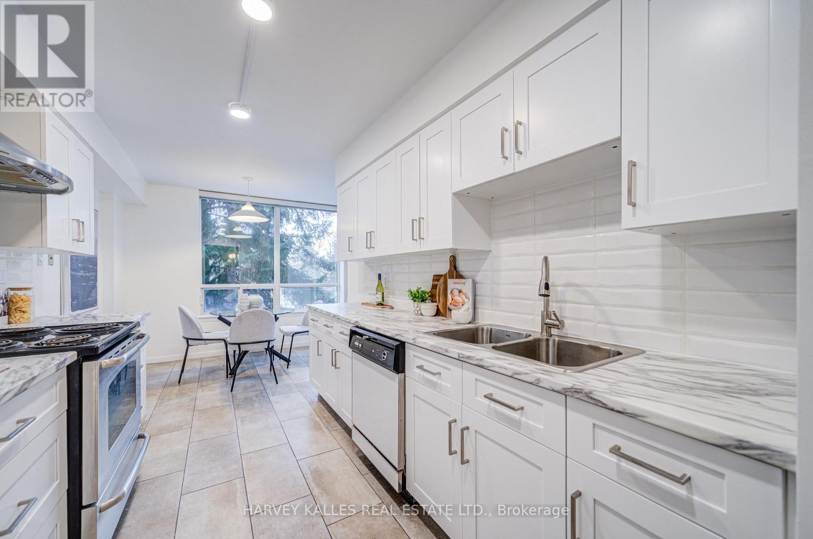 #212 120 PROMENADE CIRCLE - 23
