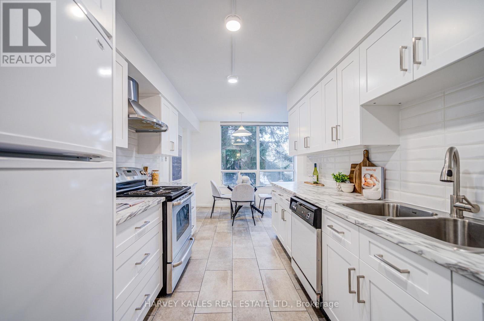 #212 120 PROMENADE CIRCLE - 24