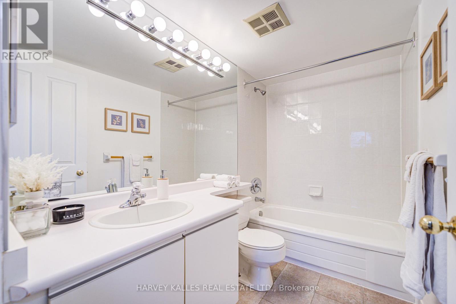 #212 120 PROMENADE CIRCLE - 30