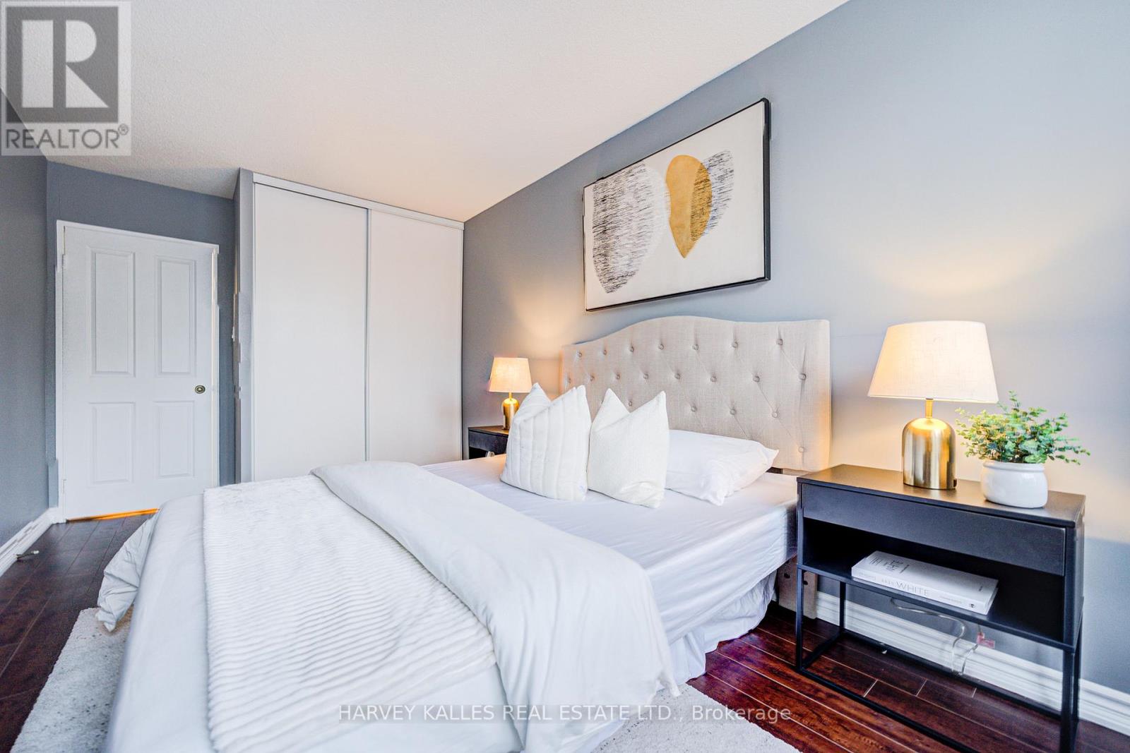 #212 120 PROMENADE CIRCLE - 33