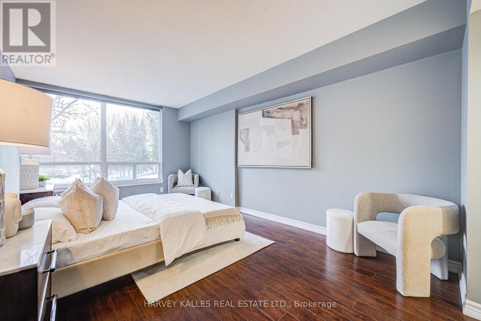 #212 120 PROMENADE CIRCLE - 34