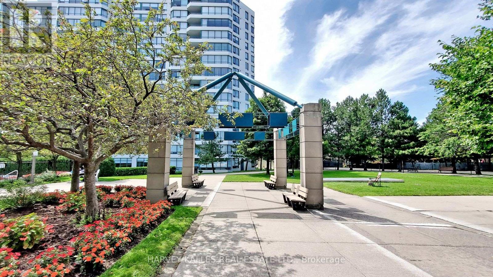 #212 120 PROMENADE CIRCLE - 42