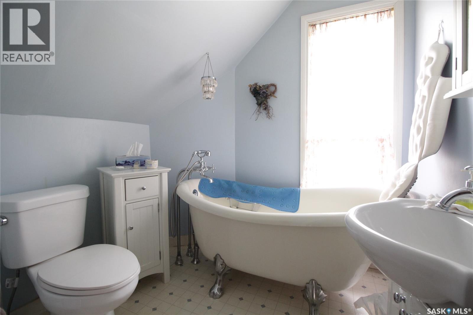 610 Broadway AVENUE — photo 15