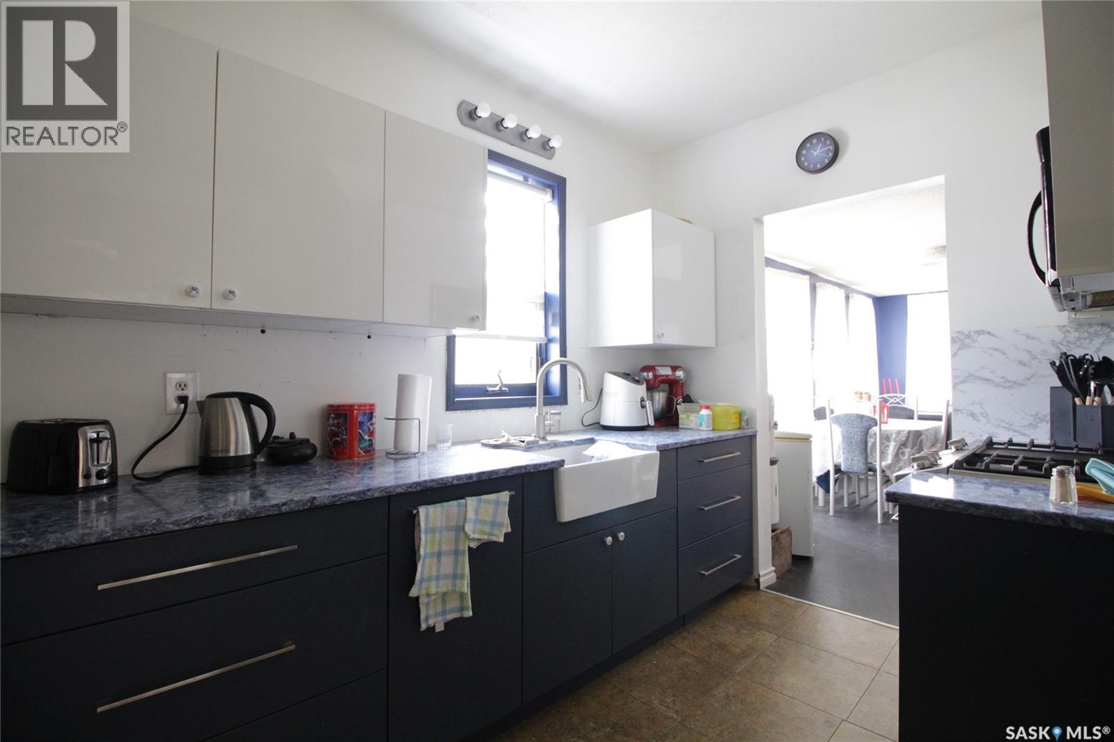 610 Broadway AVENUE — photo 7