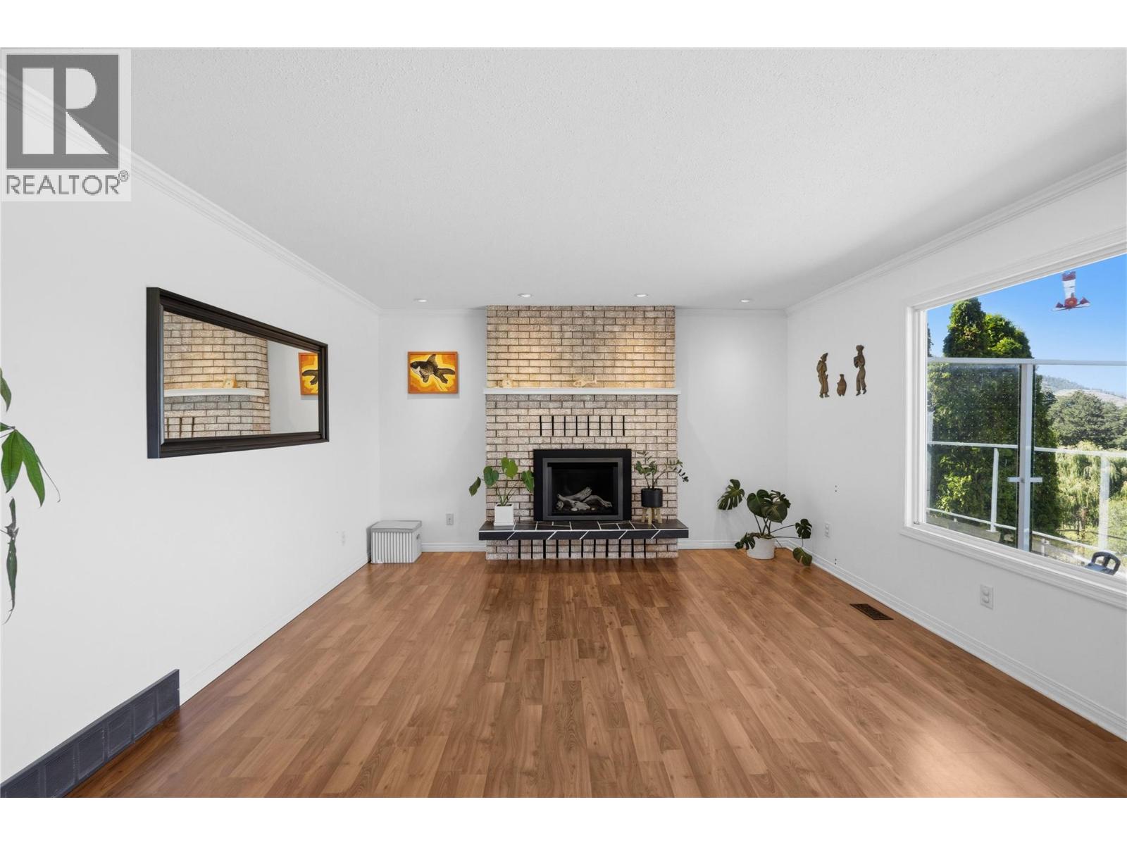 199 Lakehill Road - 13