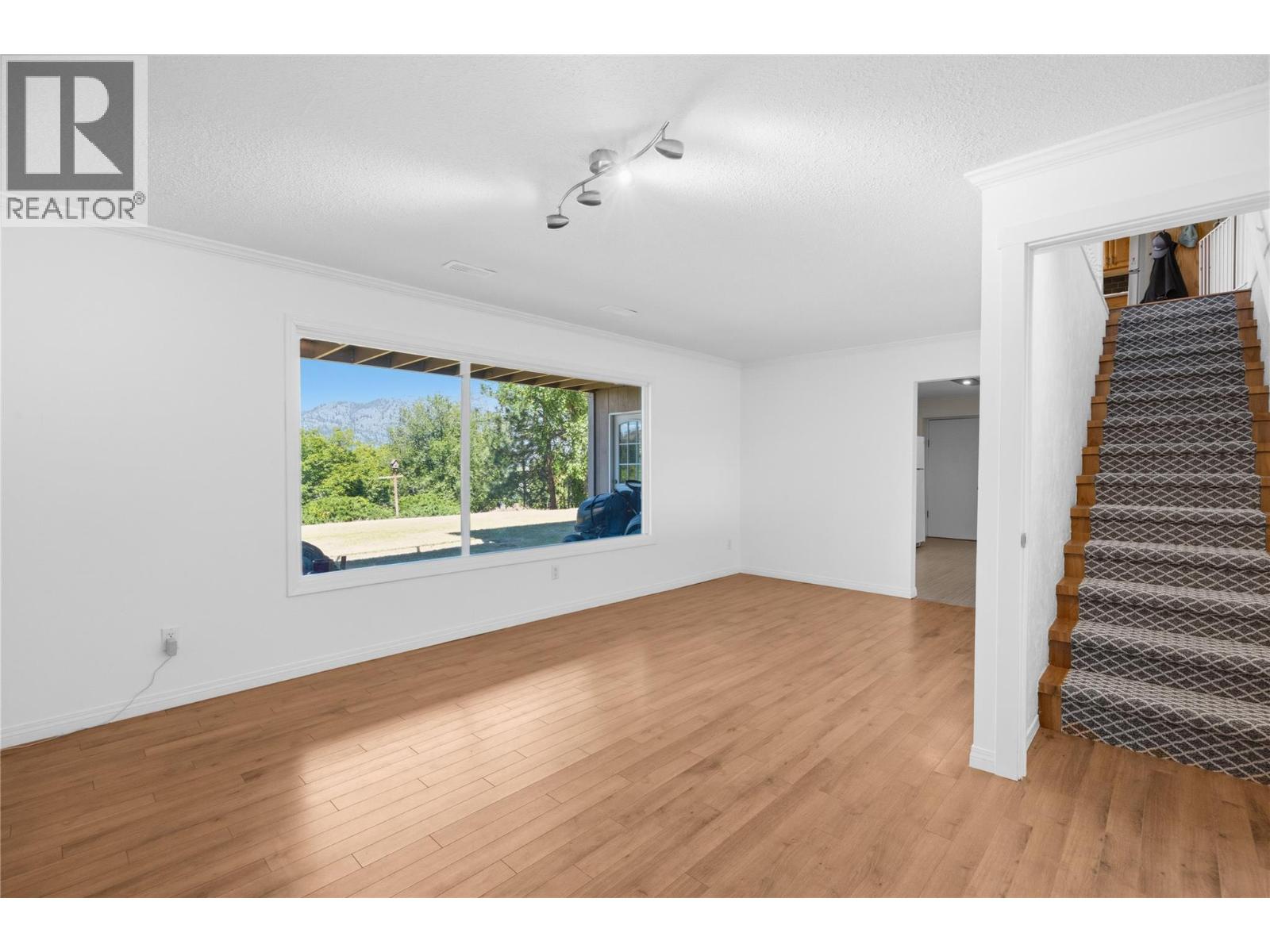 199 Lakehill Road - 15