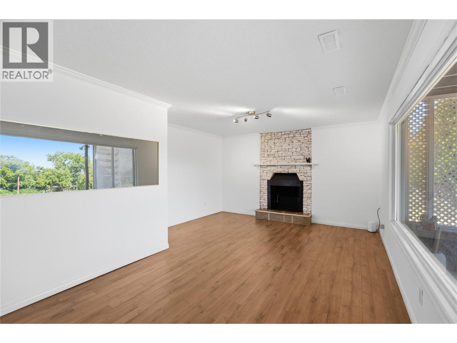 199 Lakehill Road - 16