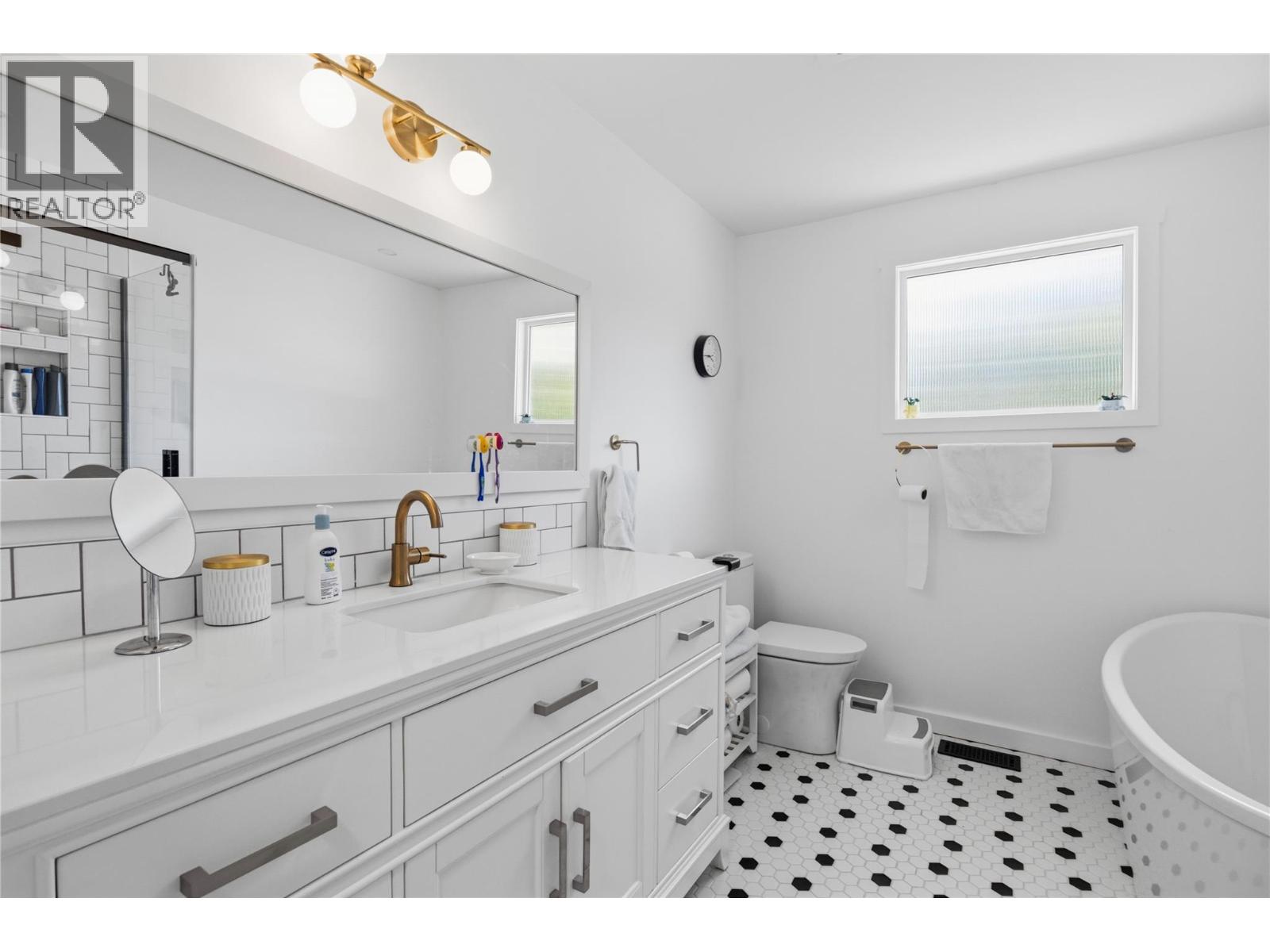 199 Lakehill Road - 28