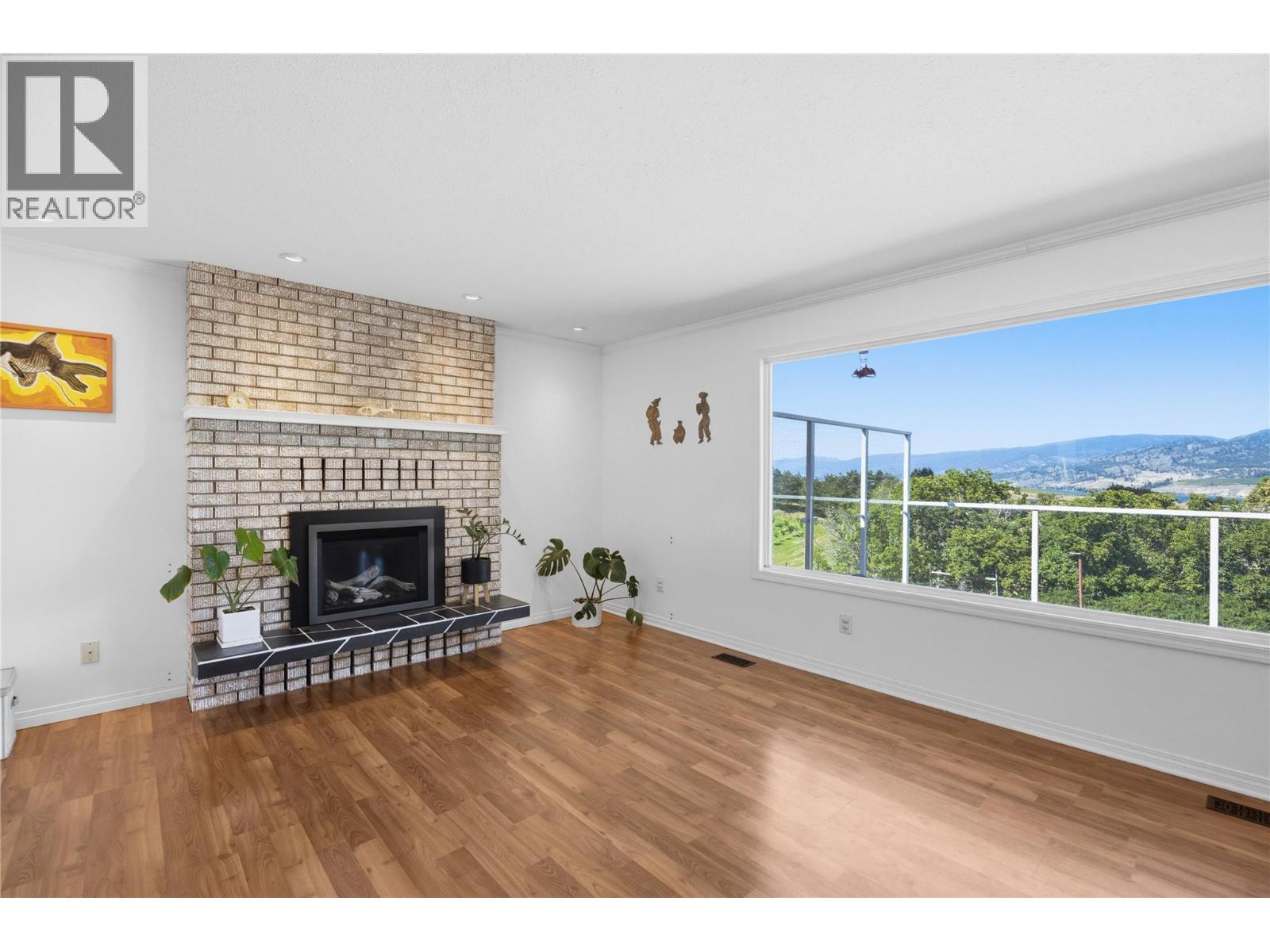 199 Lakehill Road - 3
