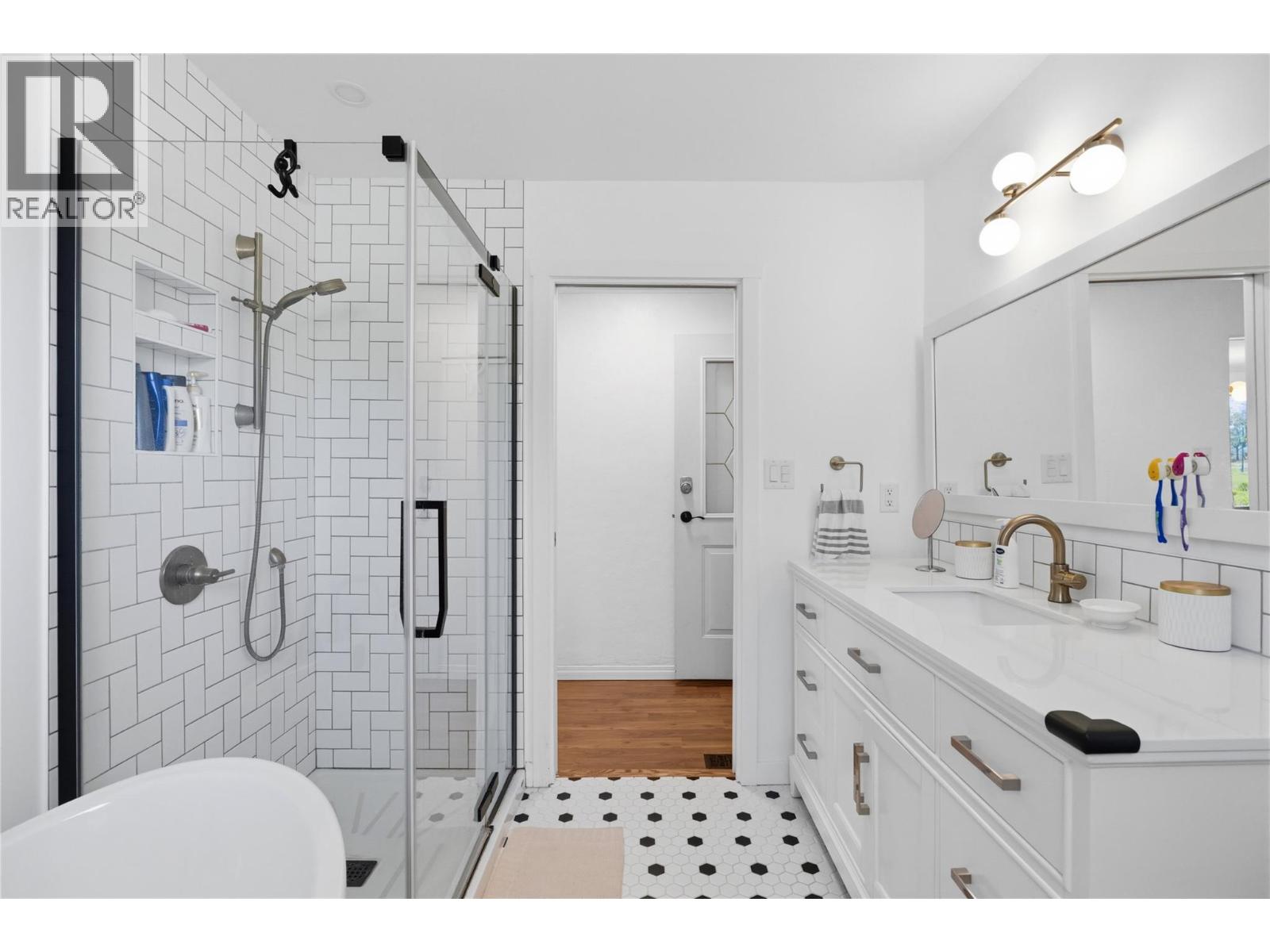 199 Lakehill Road - 6