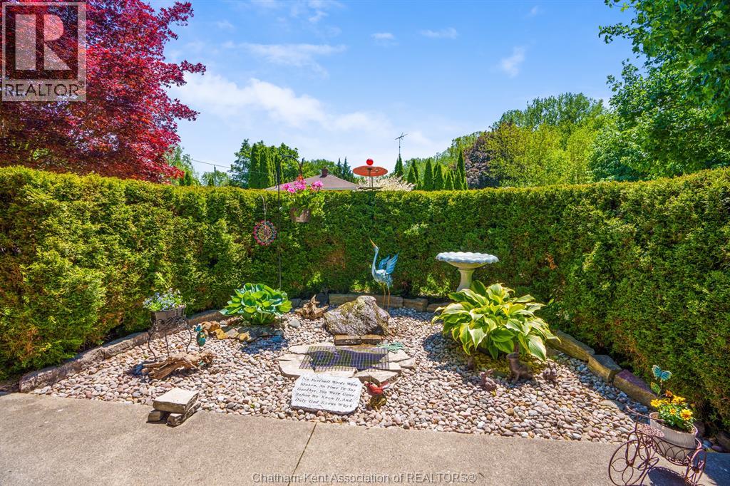 18 WOODLAND AVENUE - 8