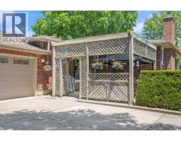4pc Bathroom - 18 Woodland Avenue, Chatham, ON N7L2S3 Photo 12
