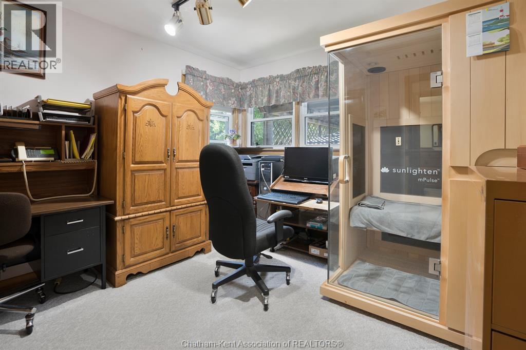 18 WOODLAND AVENUE - 26