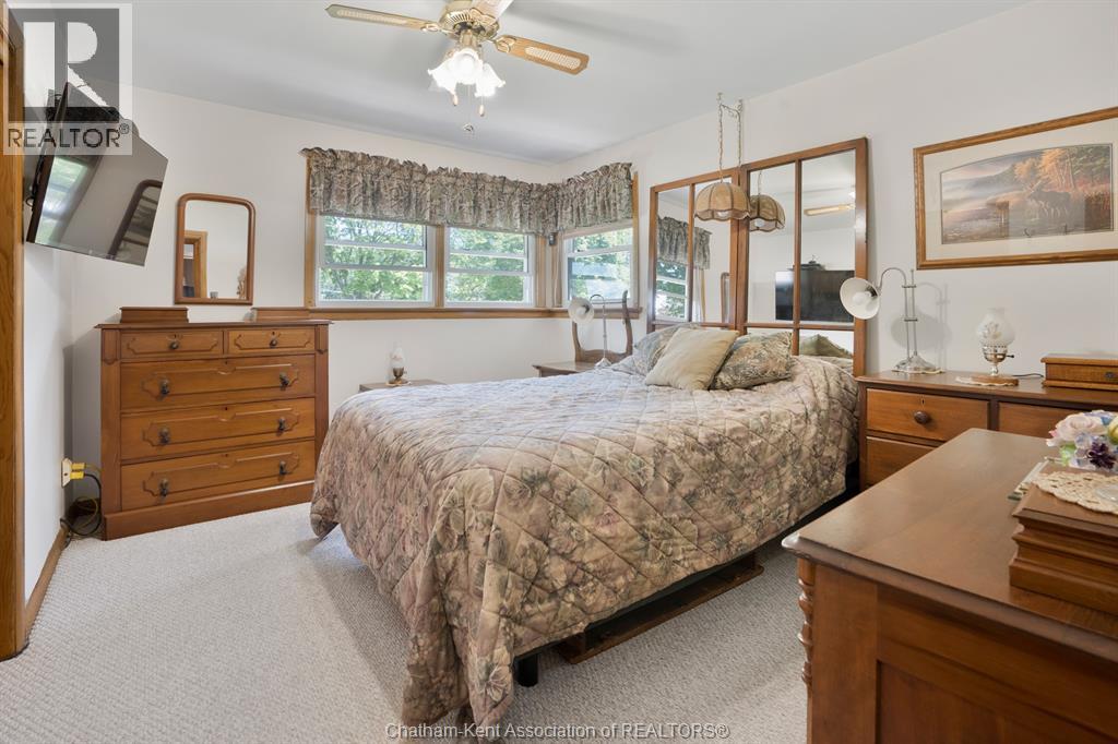 18 WOODLAND AVENUE - 27