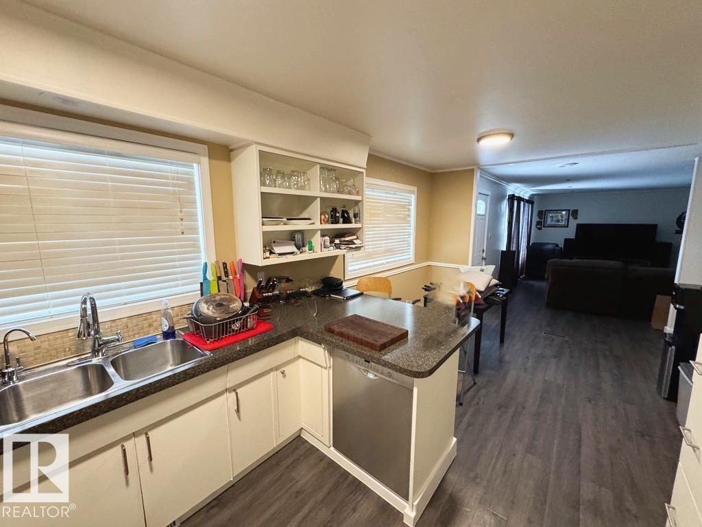 5114 44 AV - photo 2