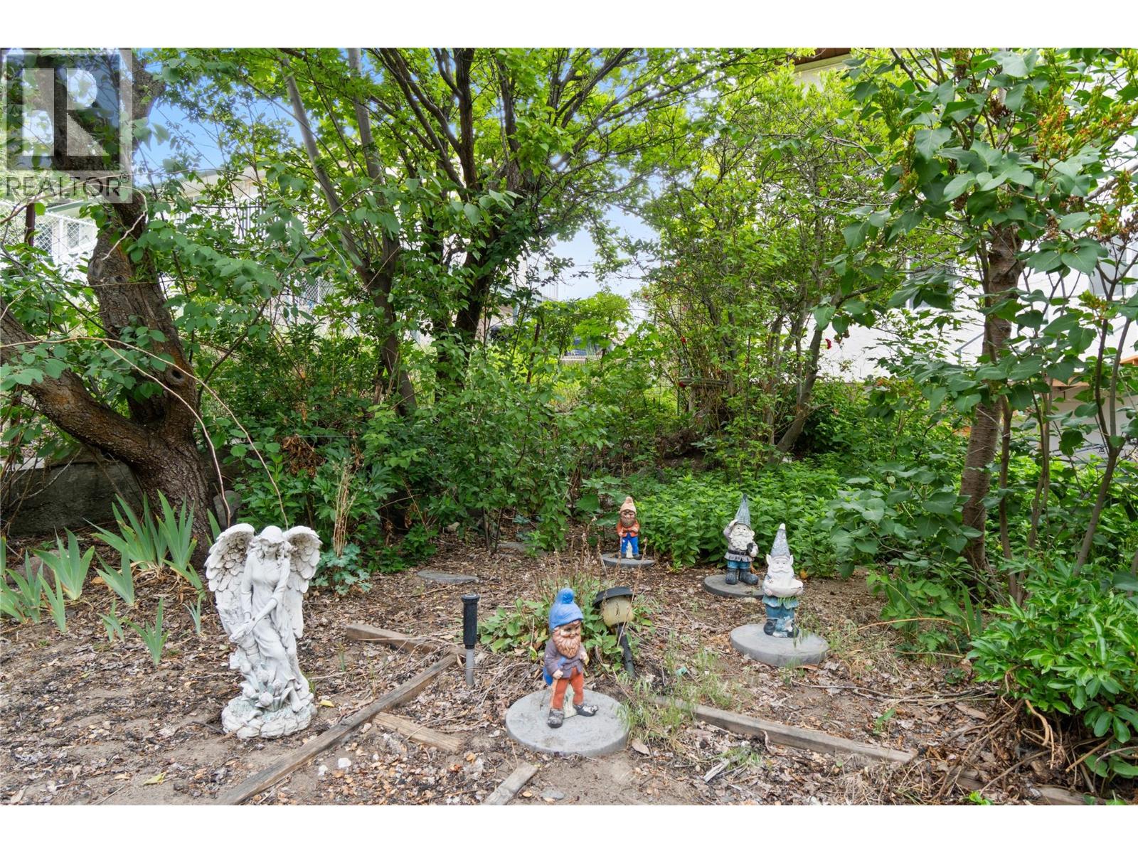 853 ALPINE Terrace - 30