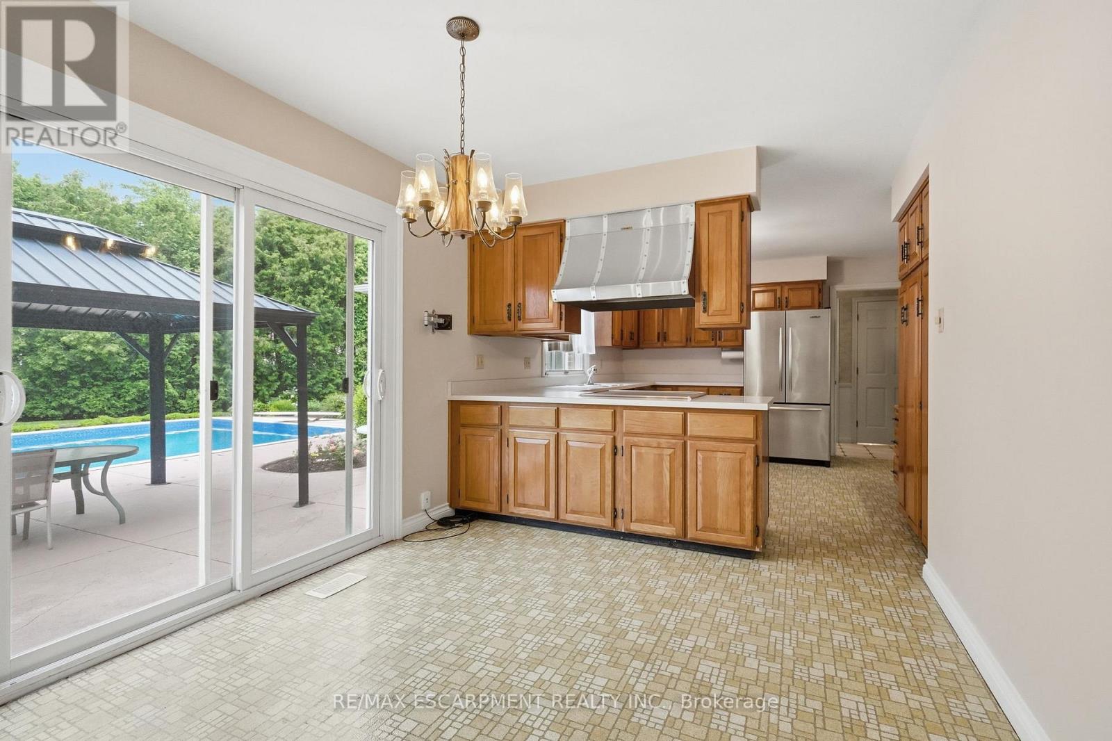 19 VERDUN COURT - 17