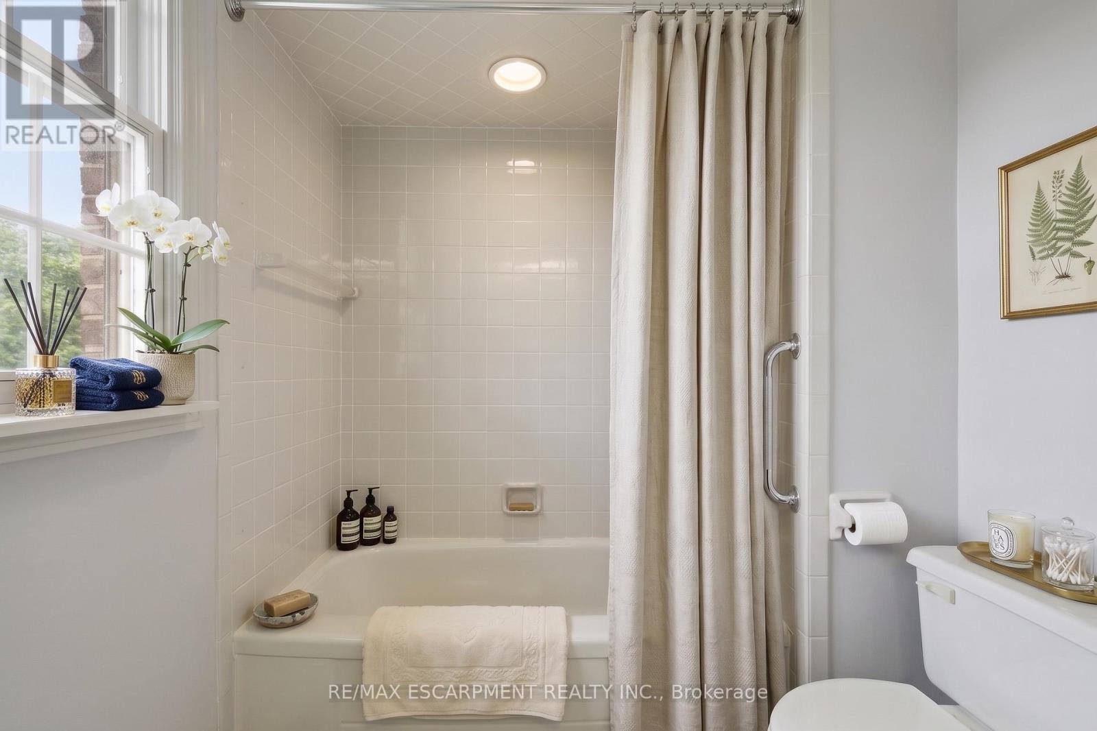19 VERDUN COURT - 23