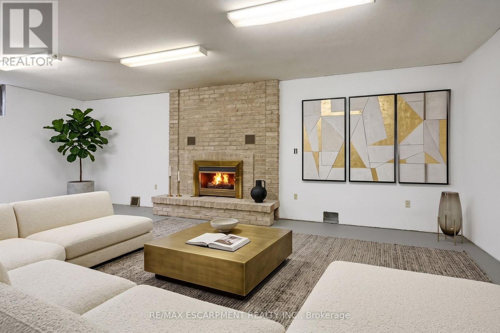 19 VERDUN COURT - 33