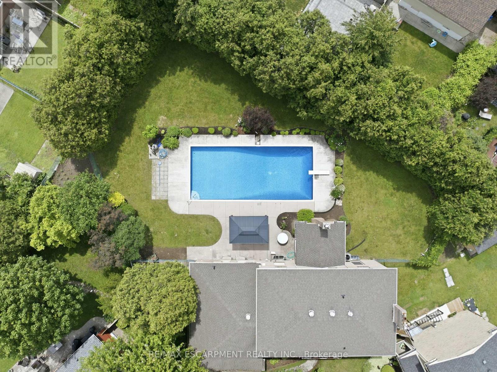 19 VERDUN COURT - 7